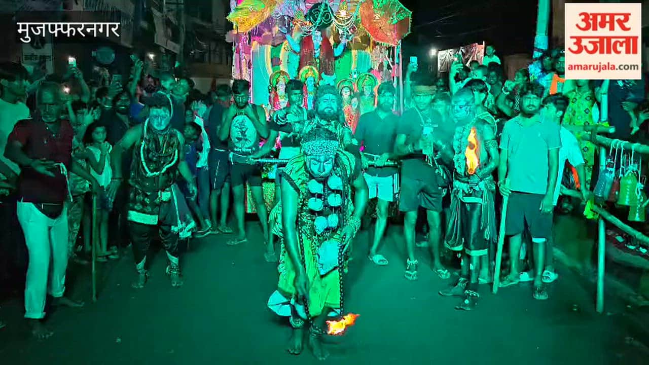 Muzaffarnagar: Kanwar Yatra tableaux and Aghori Tandav at Shiv Chowk.