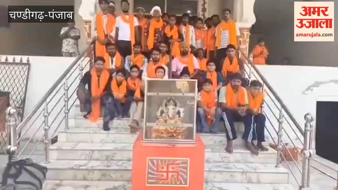 35 Kanwariyas set off from Guruharsahai to Haridwar to fetch Ganga water