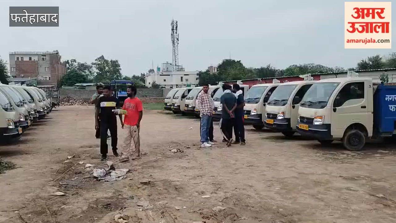 Fatehabad: Employees blocked vehicles from leaving; agency sought police force.