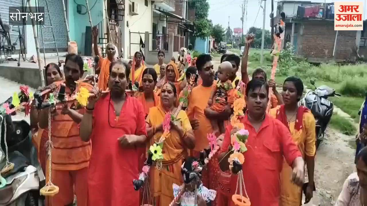 Kanwariyas set off Vindhyachal for Jalabhishek Baiju Baba