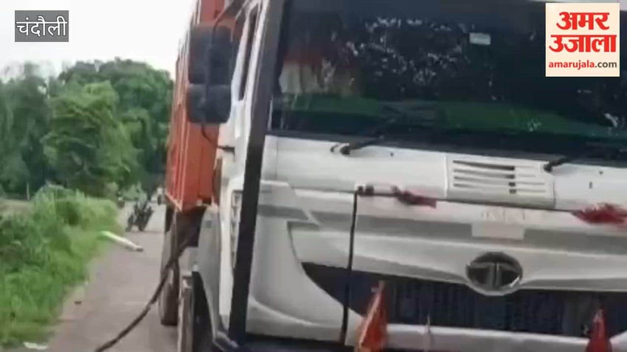 Six poles knocked down by dumper collision; power supply disrupted for 36 hours