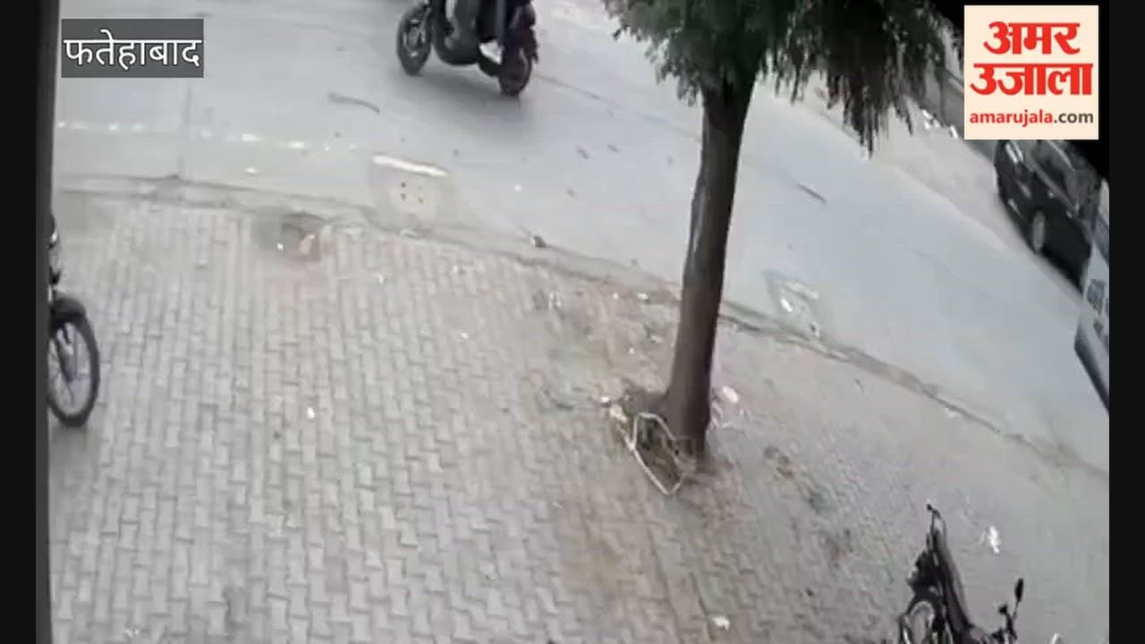 In Tohana, Fatehabad, ₹35,000 was stolen from a shopkeeper's cash box after he was distracted by conversation; a complaint has been lodged with the police.