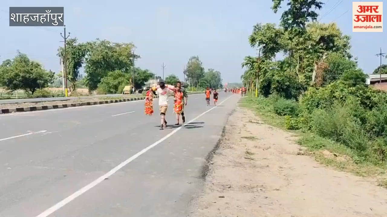Kanwariyas set out in Shahjahanpur amidst chants of Har-Har Mahadev