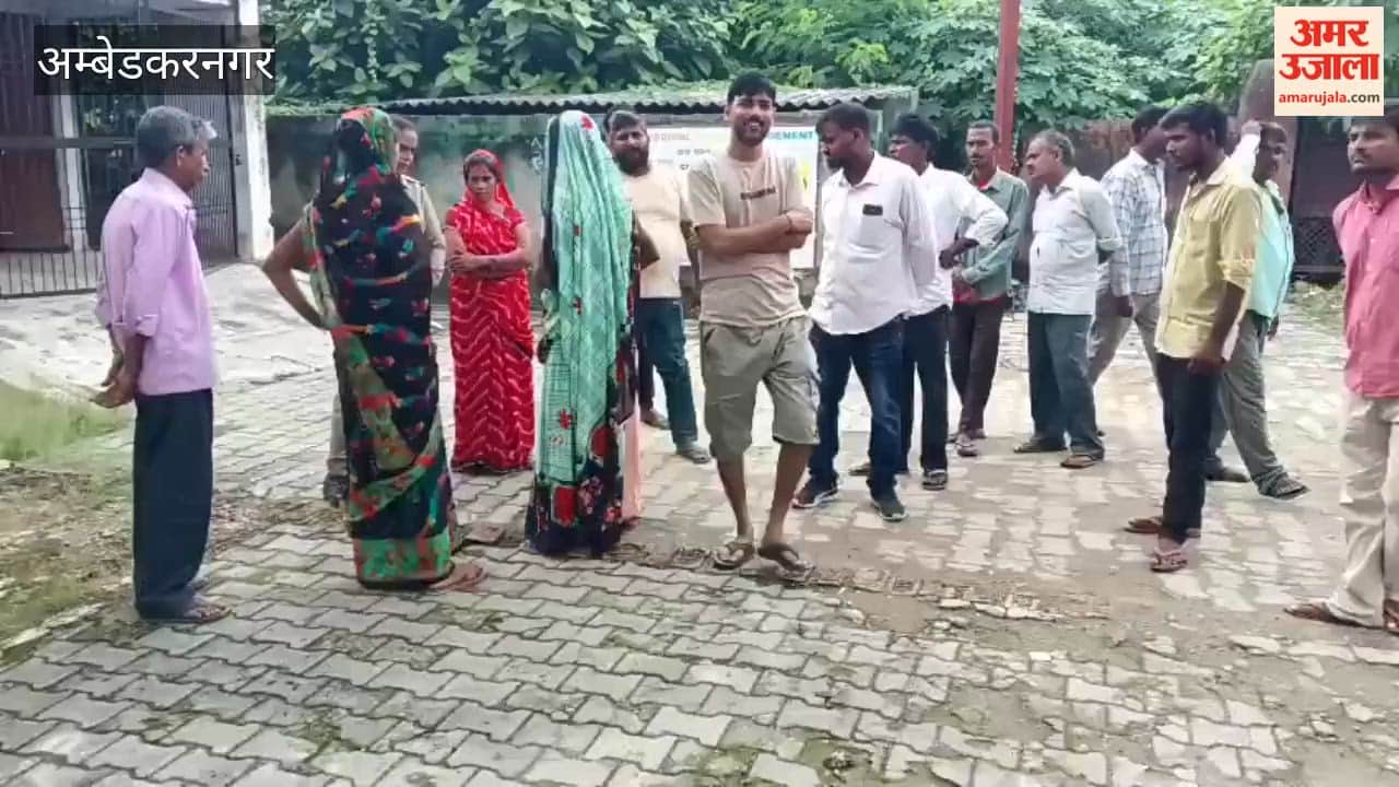 अंबेडकरनगर में बरामदे में फंदे से लटका मिला महिला का शव, हत्या का आरोप