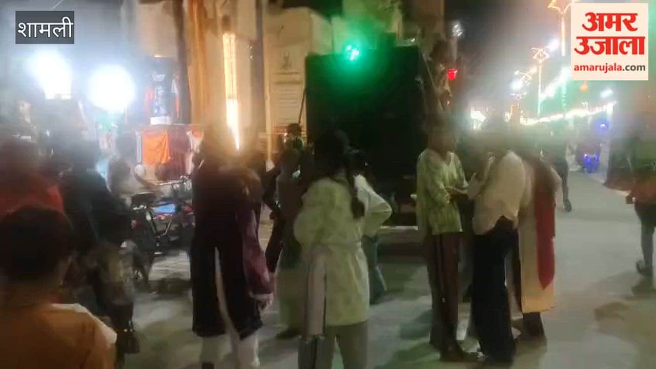 Shamli: Shiva devotees dance through the night to hymns dedicated to Lord Shiva; lively dancing at the camps.