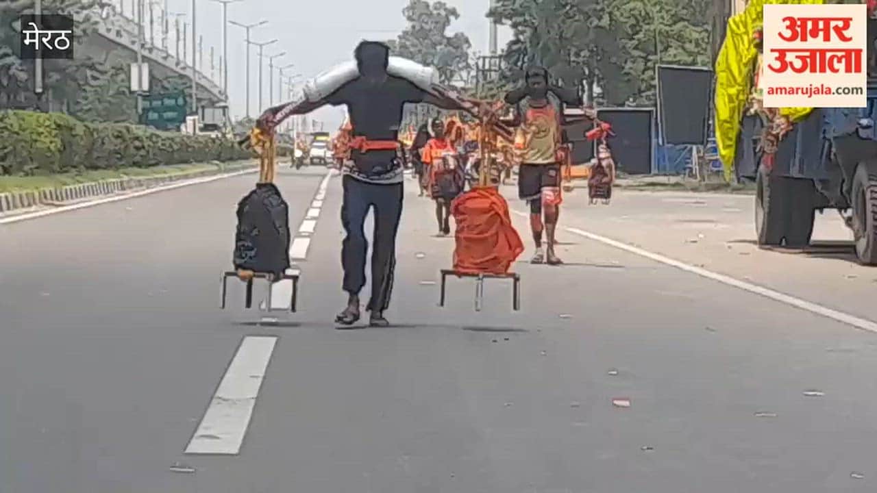 Meerut: Amidst scorching heat and intense sunshine, Kanwariyas make their way towards Shiva temples.