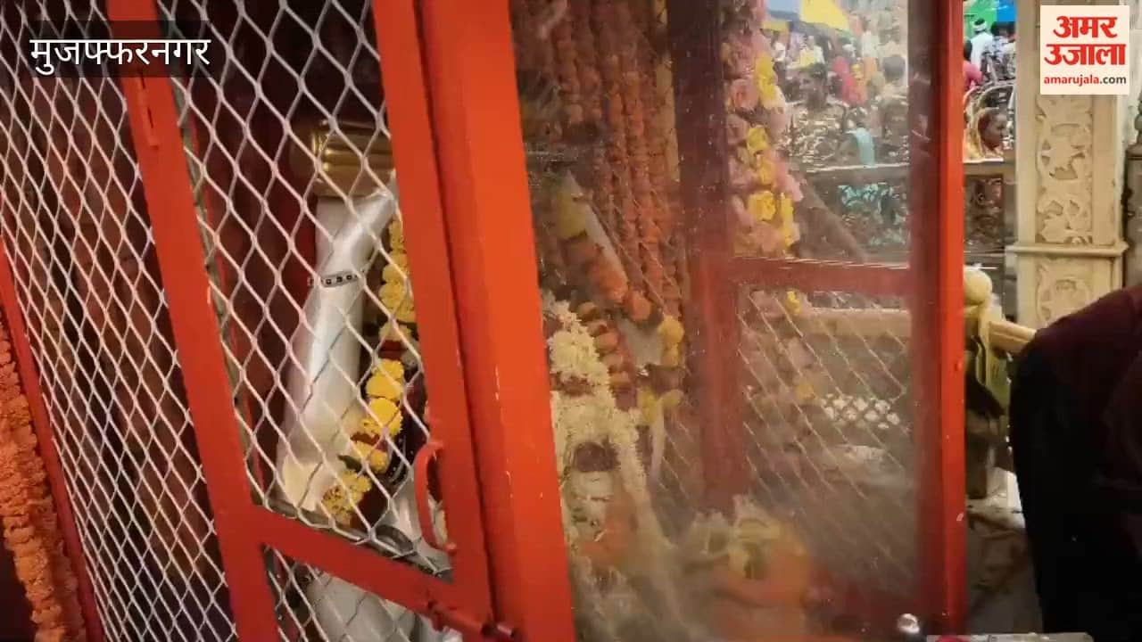 Muzaffarnagar: Crowds of devotees throng the Shiv-Parvati temple in Sanjhak for Jalabhishek