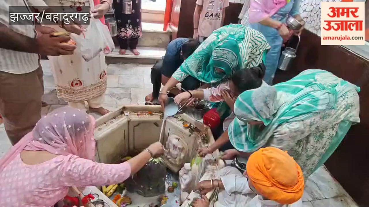 Devotees of Lord Shiva performed Jalabhishek at Bada Mahadev Temple in Beri, Jhajjar, on the occasion of Sawan Shivratri