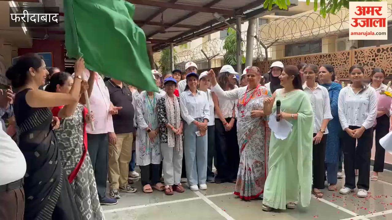 students of KL Mehta College took out a rally