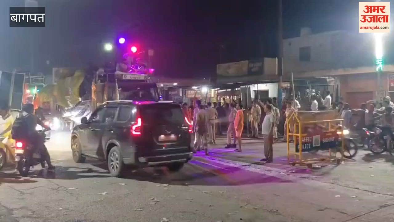 Baghpat: Dak Kanwariyas Rush Through Baraut-Budhana Route Overnight, Police Manage Security