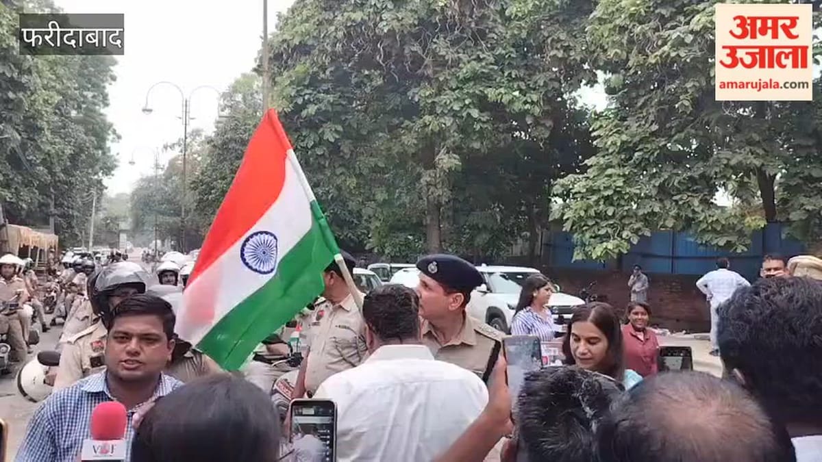 फरीदाबाद में स्वतंत्रता दिवस के लिए निकली तिरंगा मोटरसाइकिल यात्रा
