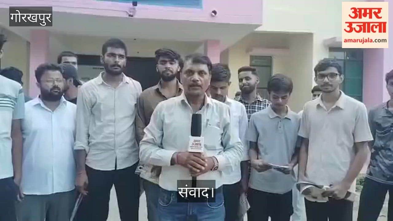 Dialogue on 'Youth and Freedom' at DDU; interaction with students.