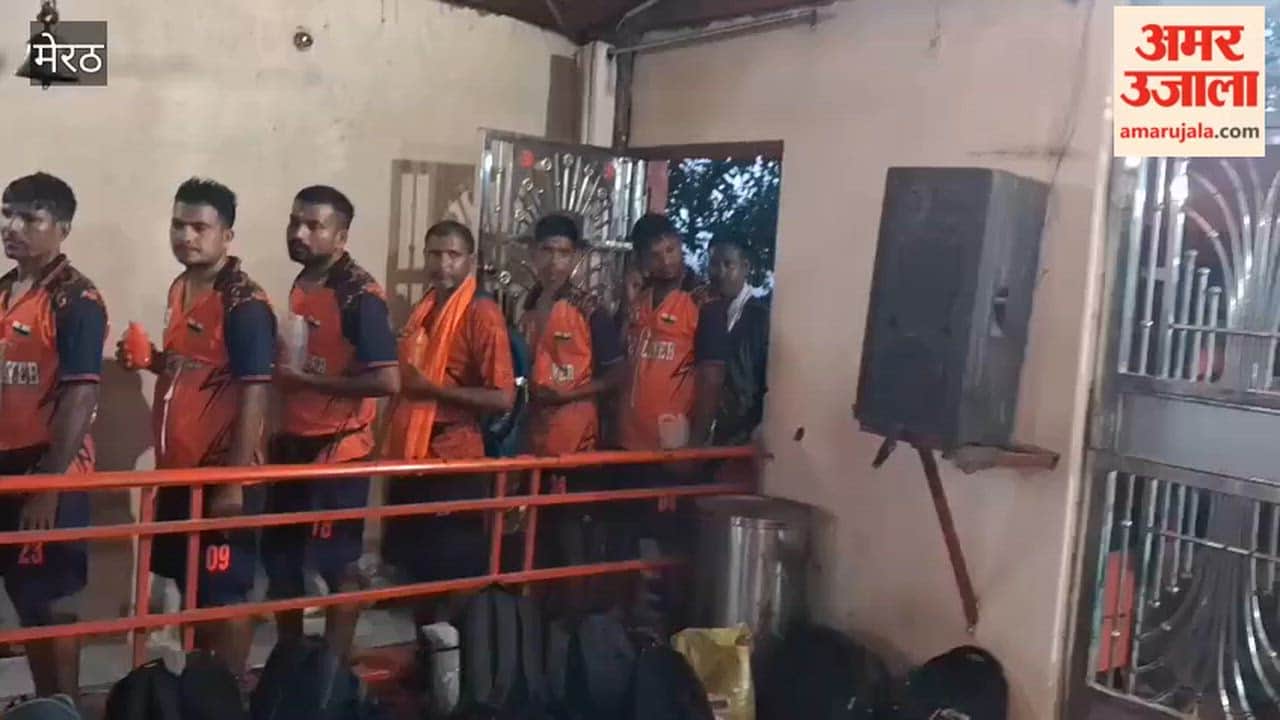 Meerut: Devotees throng Shiva temples; chants of 'Bholenath' echo through the shrines.