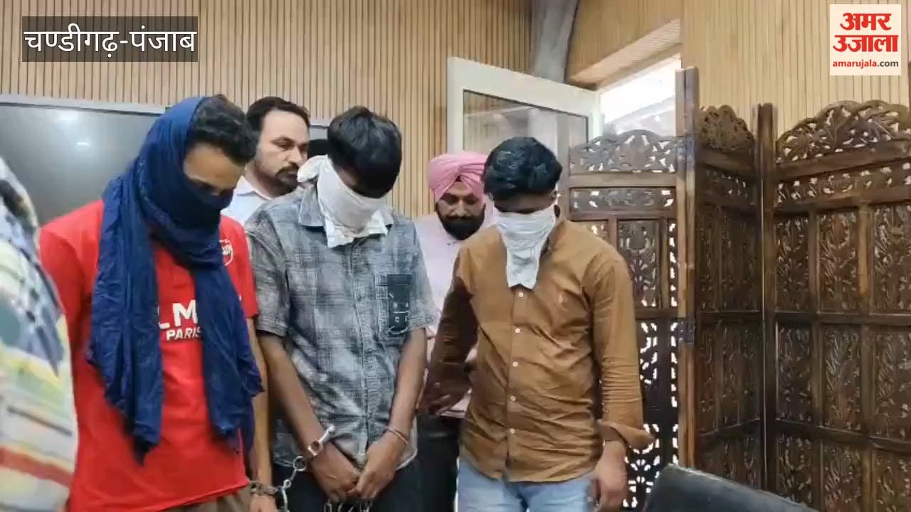 Ferozepur ANTF apprehends three smugglers and recovers over 30 kg of heroin.