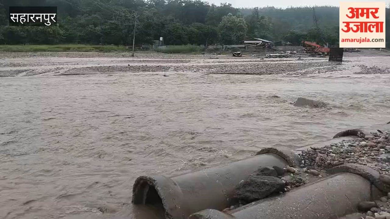 Saharanpur: Heavy Rain Triggers Flood-Like Situation in Shakambhari, Water Enters Shops and Highway