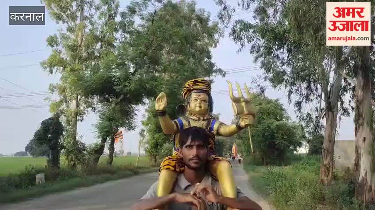 Janu has set out on the Kanwar Yatra with an idol of Bholenath; he will perform *Jalabhishek* (ritual bathing of the deity) with Ganga water at a Shiva temple.
