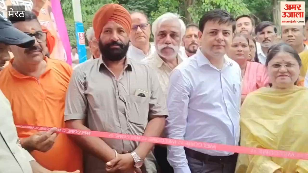 Meerut: Nagar Panchayat Sets Up Service Camp for Kanwariyas, Chairperson Sudha Khatik Inaugurates It