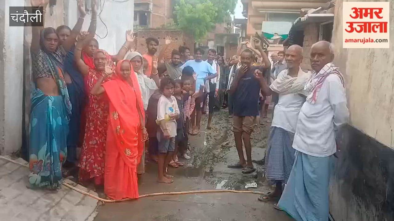 Drainage clogged, causing sewage to flow onto the road; residents of Nai Basti express their anger.