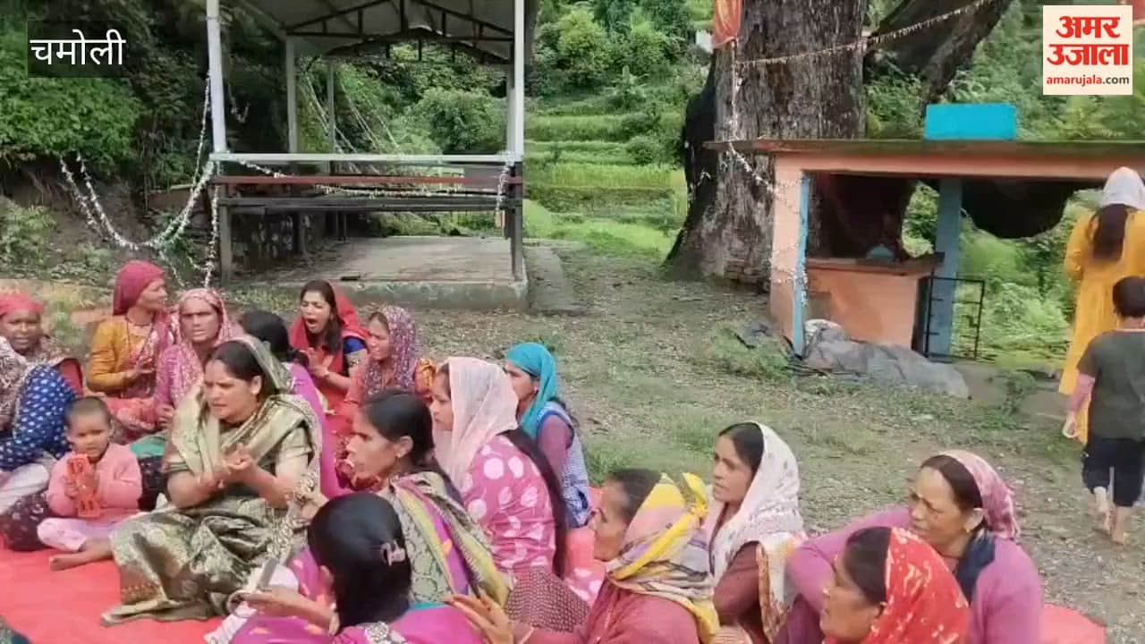 Chamoli:A massive surge of devotion was witnessed at Shiva temples on the fourth Monday of Sawan; the temples reverberated with chants of "Har-Har Mahadev."
