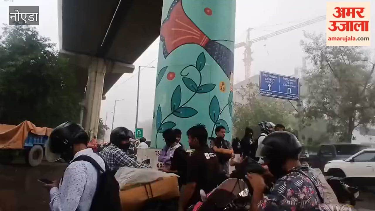 Rain in Noida due to change in weather