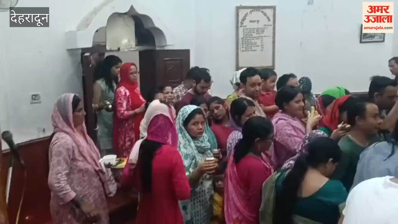 Dehradun: Crowds of devotees thronged temples, including Siddheshwar Mahadev, on the second Monday of the month of Sawan