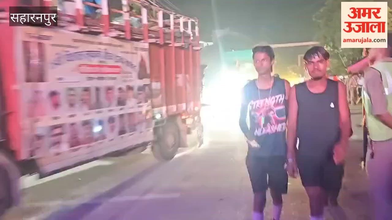 Saharanpur: Shiva devotees set off for Haridwar on motorcycles to fetch holy water; they will return by morning.