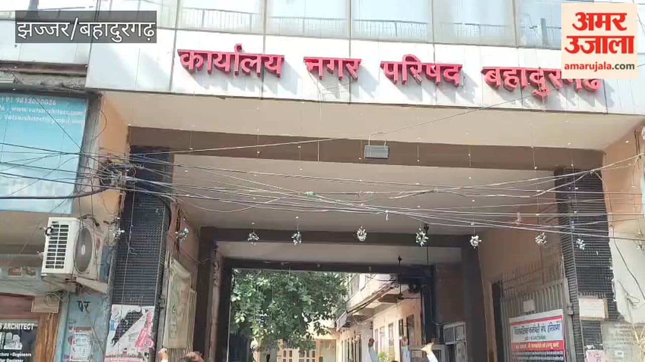 Sanitation workers' strike in Bahadurgarh continues for the seventh day; protest extended until August 15.