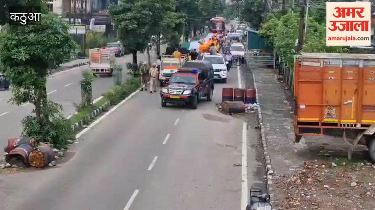 Gen-Z's patriotic spirit on display in Kathua; a foot march featuring a 300-meter-long Tricolour