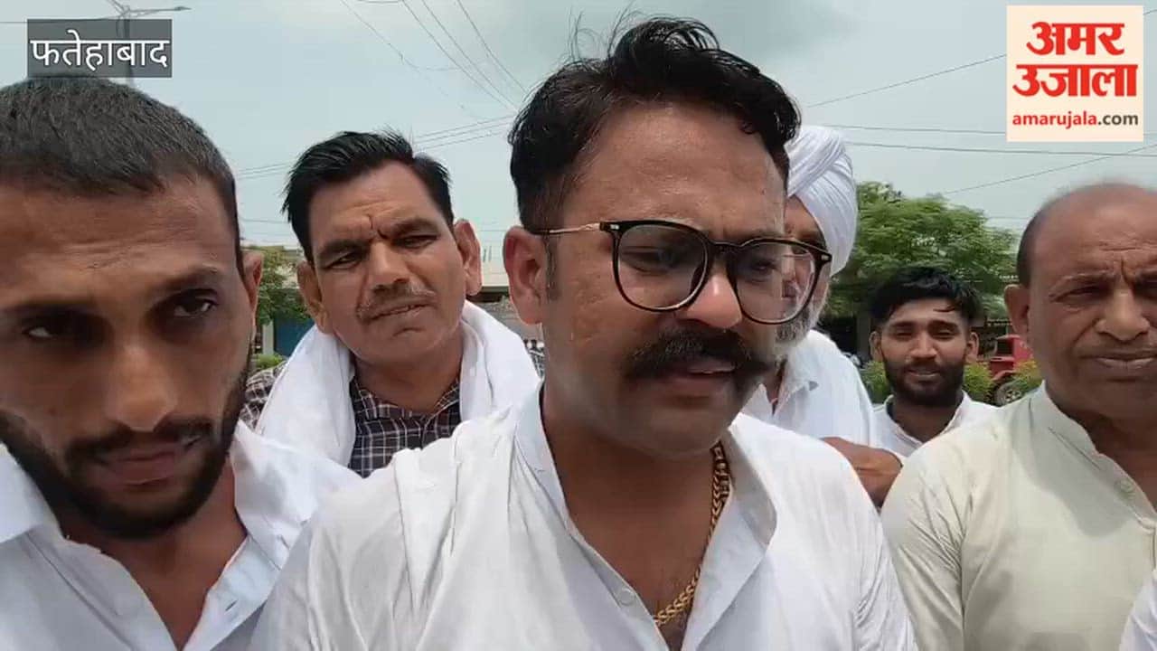 INLD's student wing staged a protest in Fatehabad over the BJP state president's remarks.