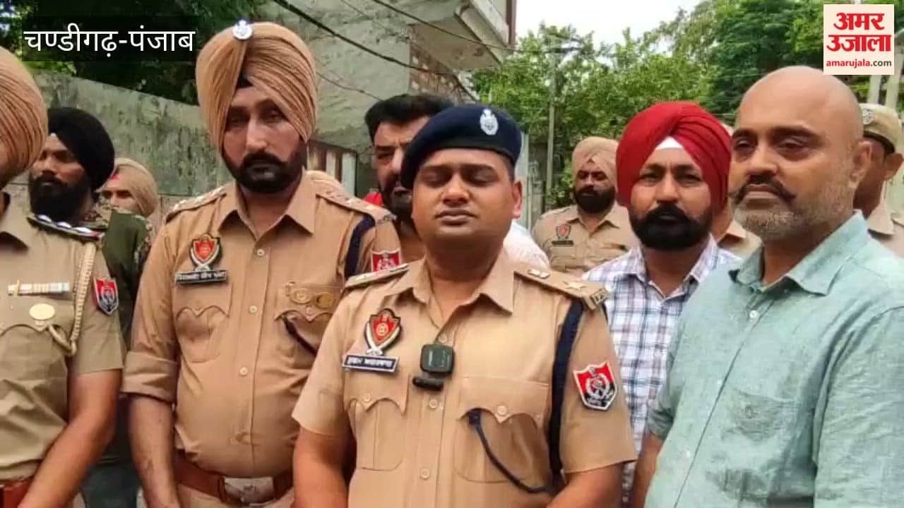 Municipal Council's bulldozer razed a drug smuggler's house in Mandi Gobindgarh.