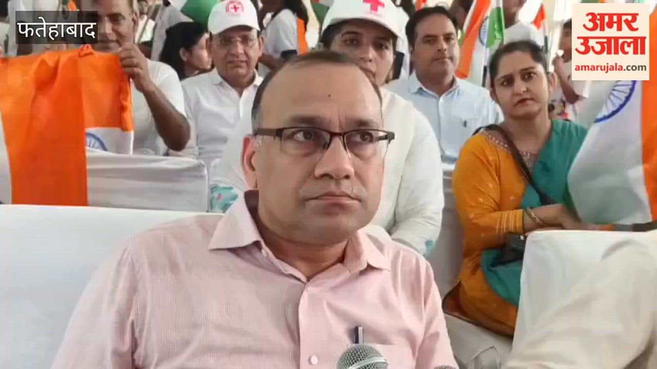 Tiranga Yatra taken out from Panchayat Bhawan to DPRC Hall in Fatehabad.