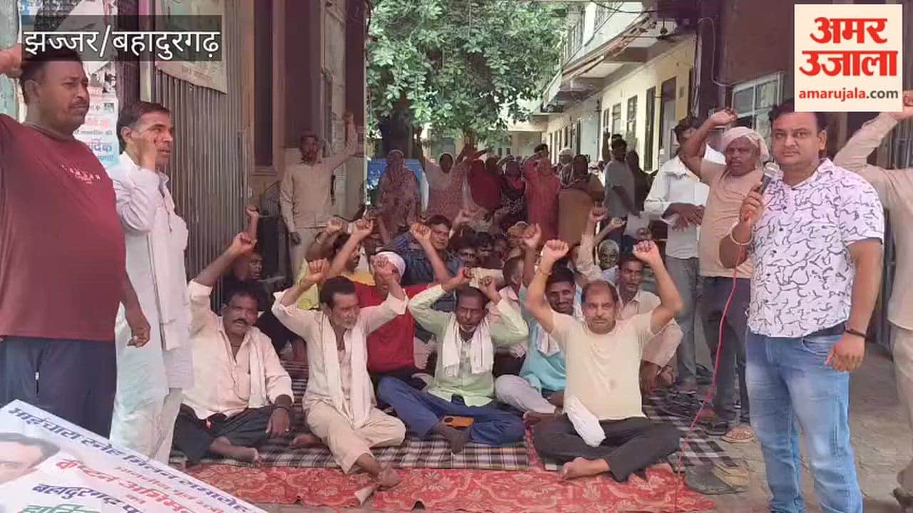 Sanitation workers' strike continued for the ninth day in Bahadurgarh.