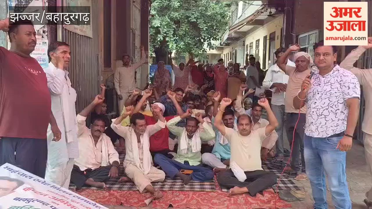 Sanitation workers' strike continued for the ninth day in Bahadurgarh.