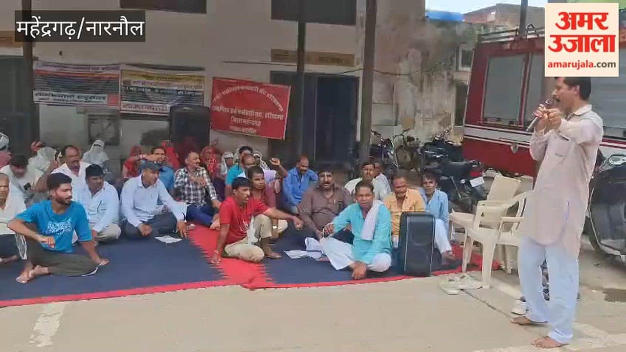 Sanitation workers will celebrate Independence Day at the protest site itself; they will remain on strike until a circular regarding the regularization of contractual staff is issued.