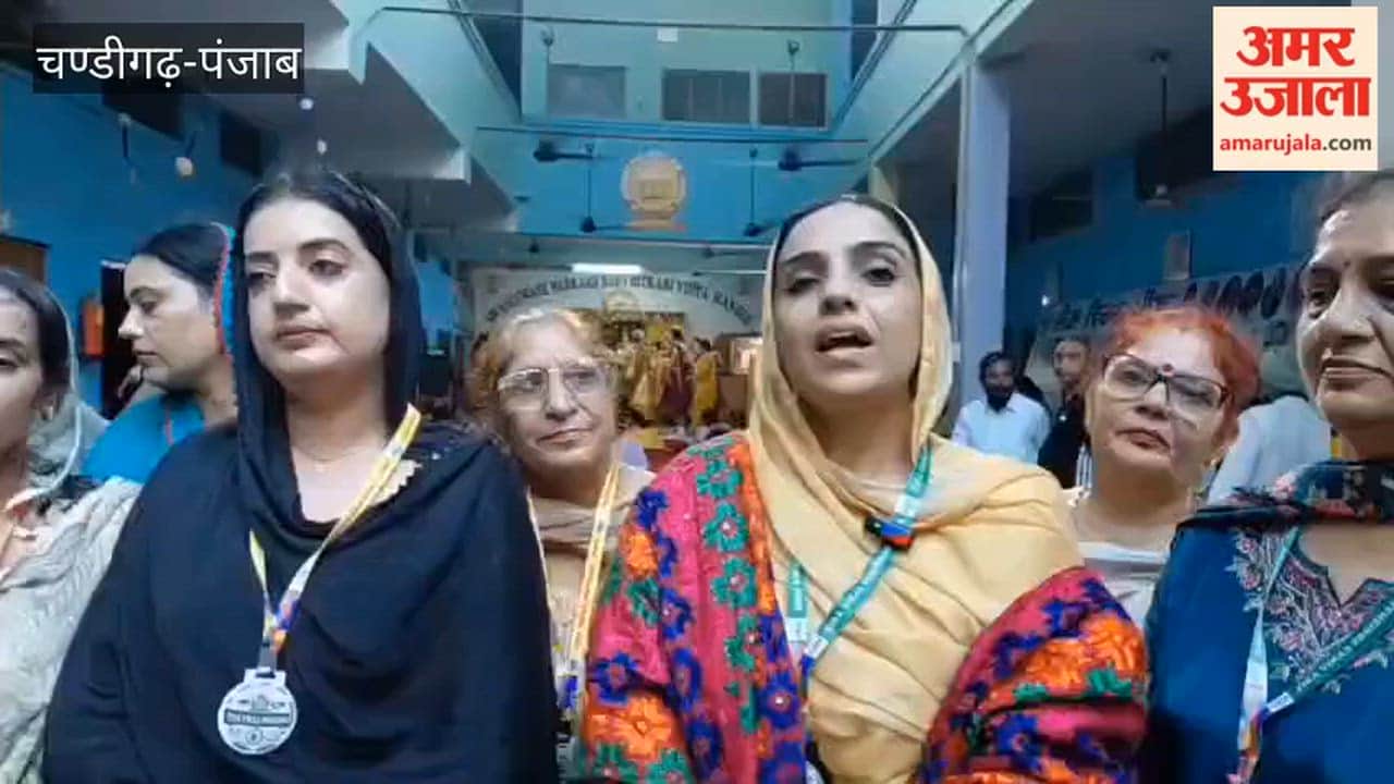 Women celebrated the Teej festival at Swate Prakash Sarvahitkari Vidya Mandir in Jeera.