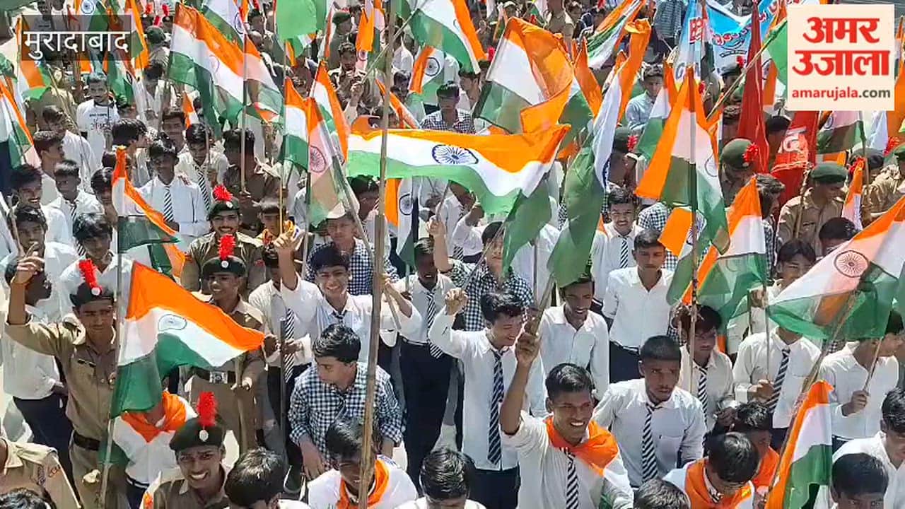Municipal Corporation tableaux conveyed a message of cleanliness during the Tiranga Yatra