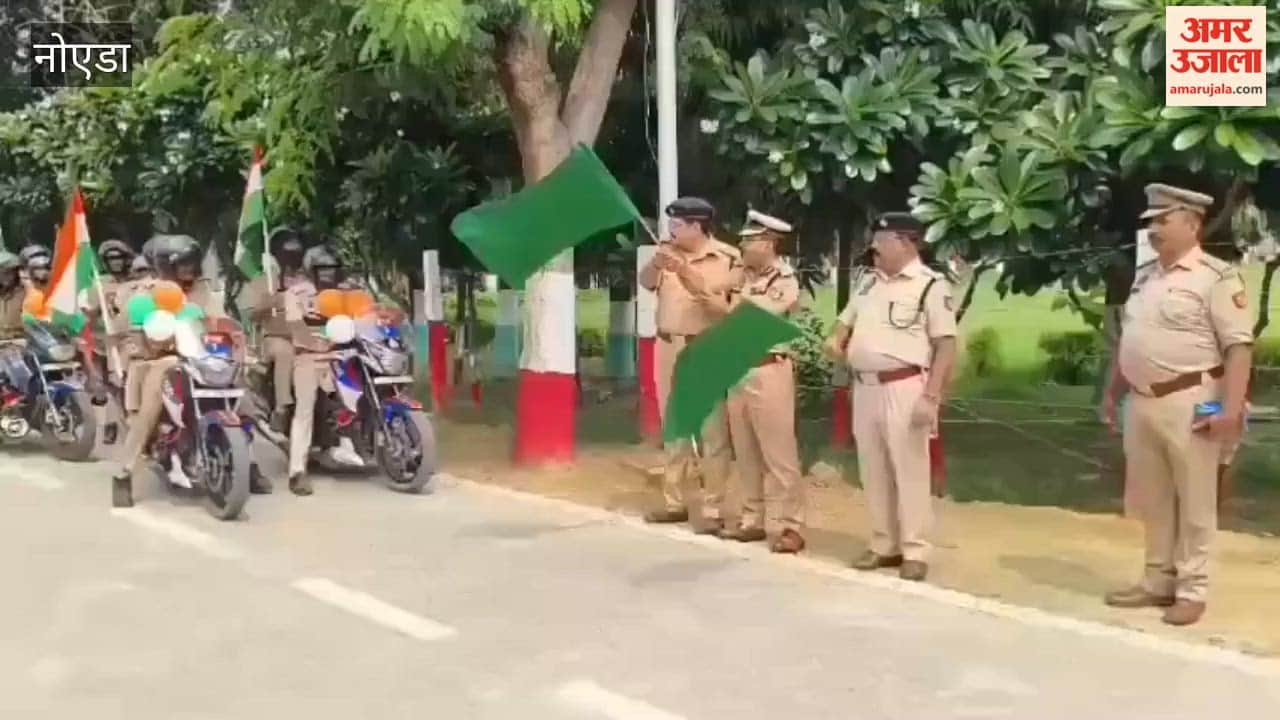 180 police personnel took to streets with Tricolour conveying a message of patriotism in Greater Noida