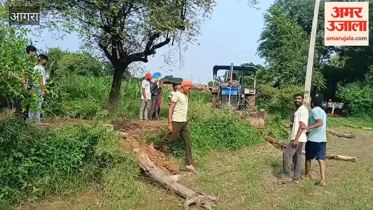 Bulldozer runs on encroachment of Chak Road