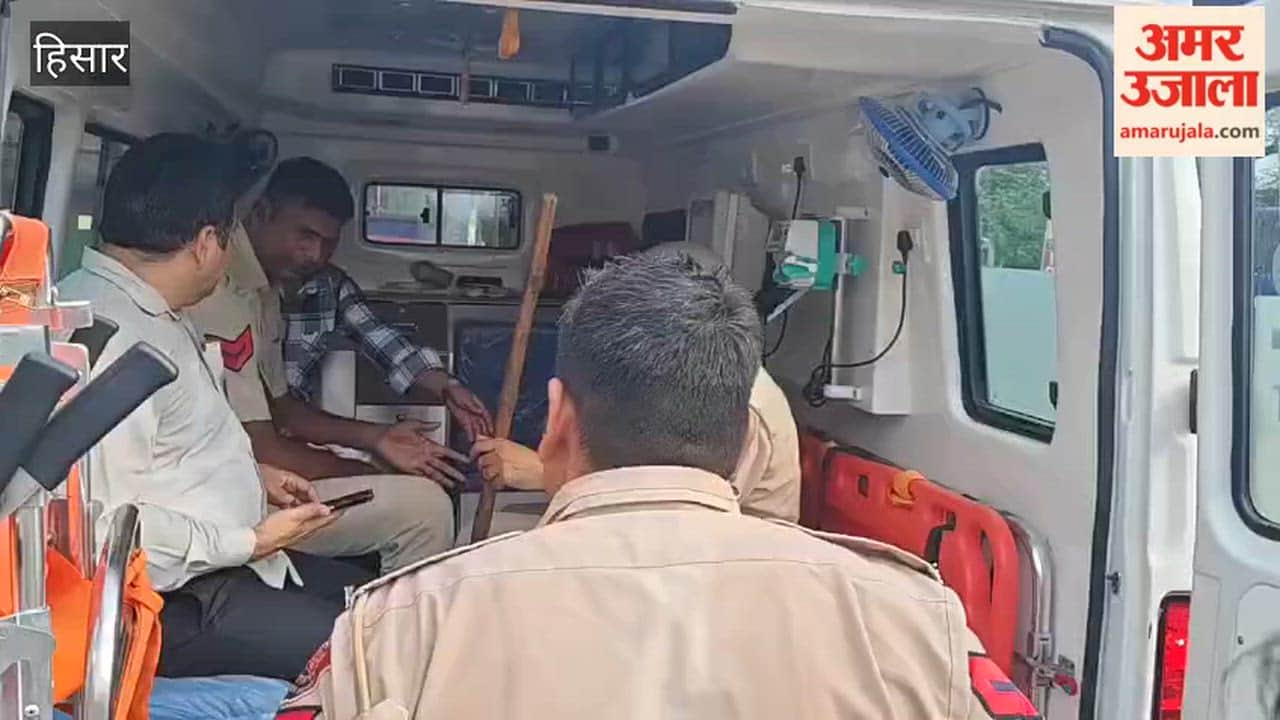 Taking injured police personnel in Hansi for medical treatment.