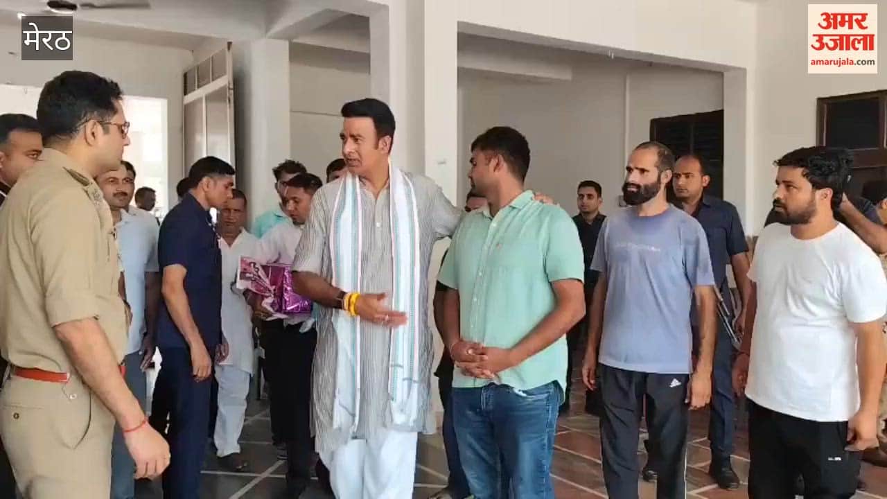 Meerut: Former MLA Sangeet Som Meets Family of Martyred ATS Inspector