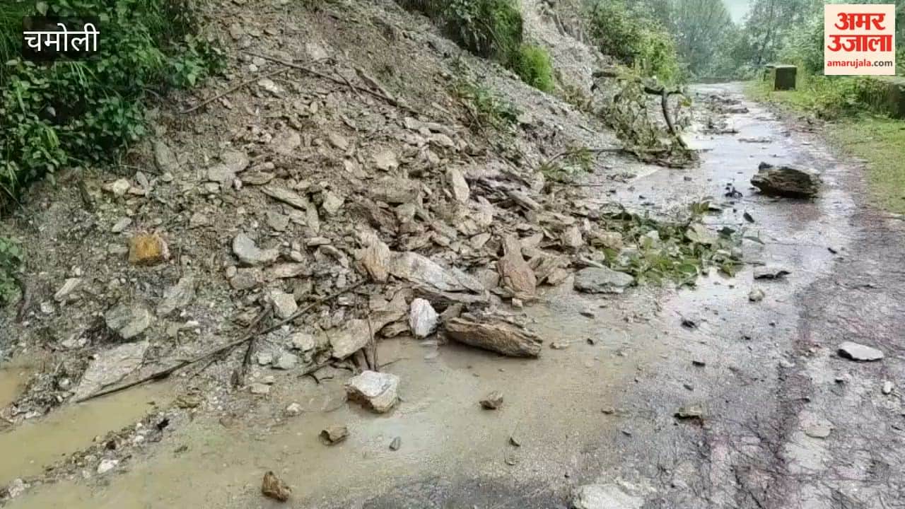 Chamoli: Heavy rain wreaks havoc in Tharali roads and pedestrian paths blocked by debris and falling stones