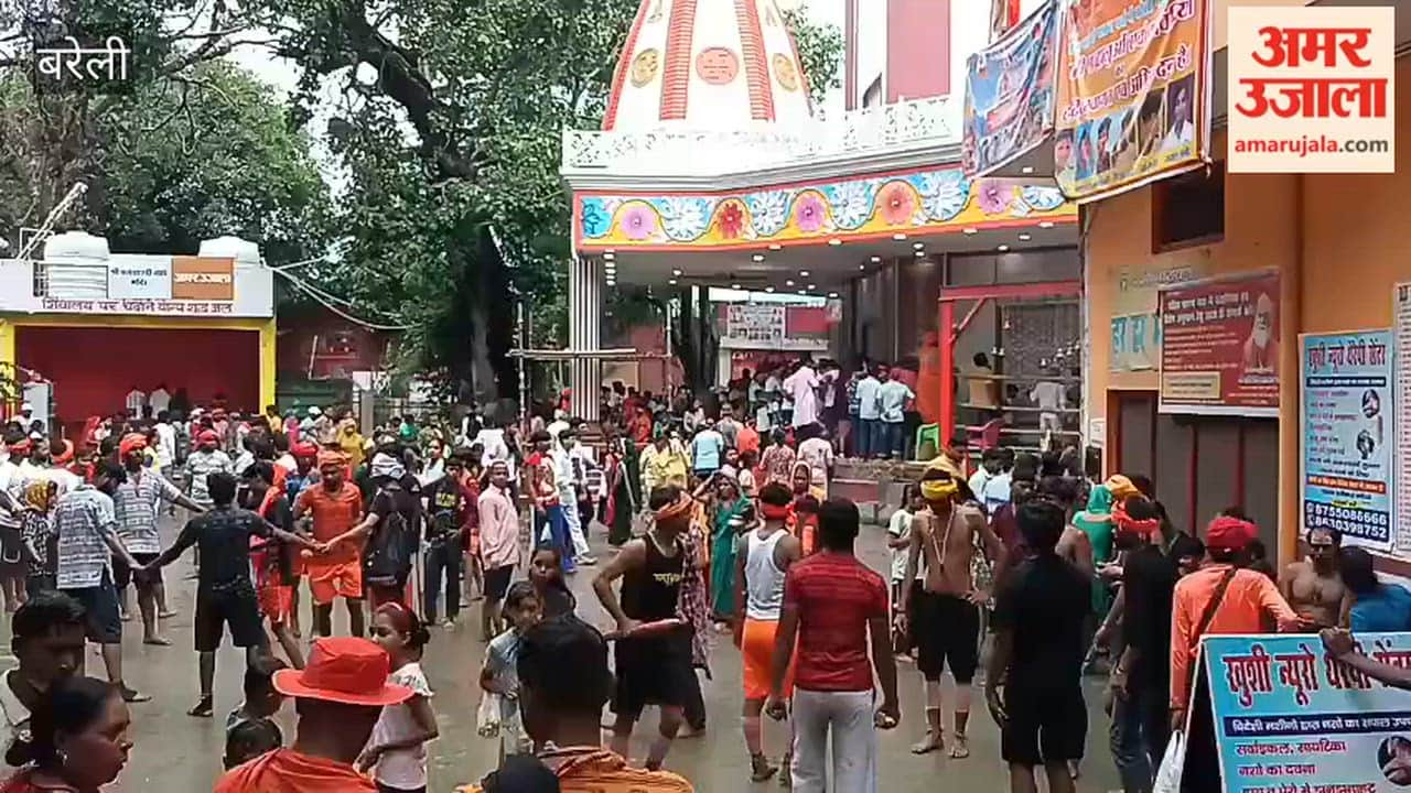 Chants of 'Bam-Bam Bhole' resonate across Nath Nagari