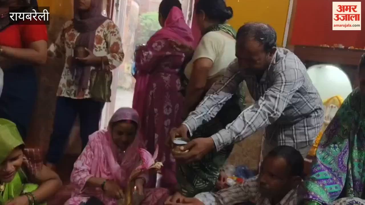 रायबरेली में सावन के सोमवार पर शिवमंदिरों में उमड़ी भीड़
