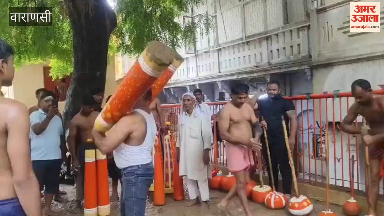 Wrestling match held at BHU on Nag Panchami; participants ranged from children to veteran wrestlers