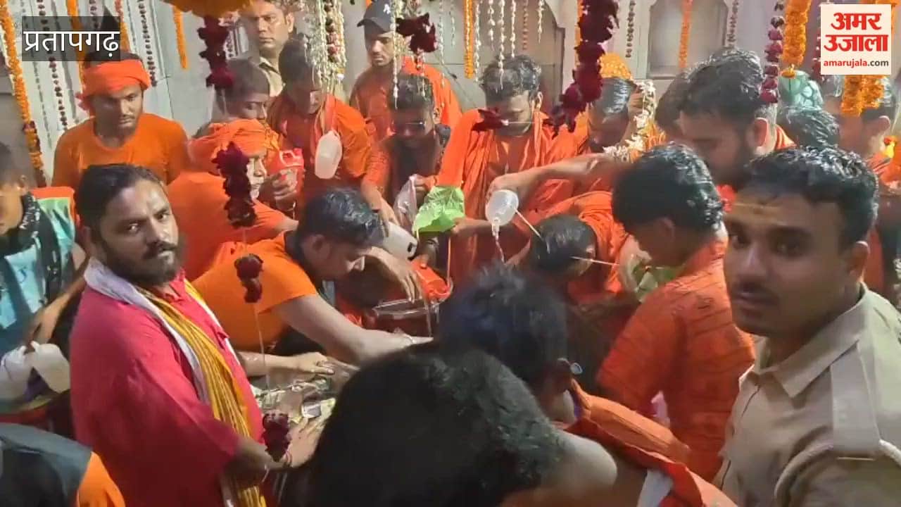 Crowds of devotees thronged Baba Belkharnath Dham on Nag Panchami; Kanwariyas performed *Jalabhishek*.