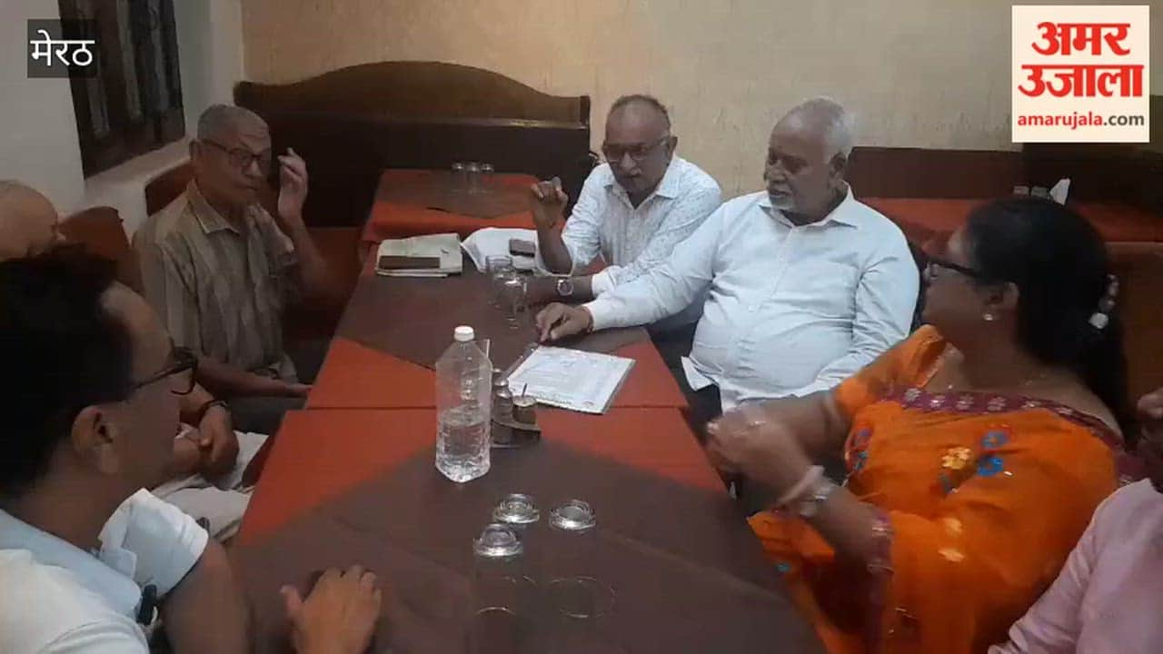 Meerut: Executive committee meeting of the Bharat Vikas Parishad Sahitya Lok Central Branch.