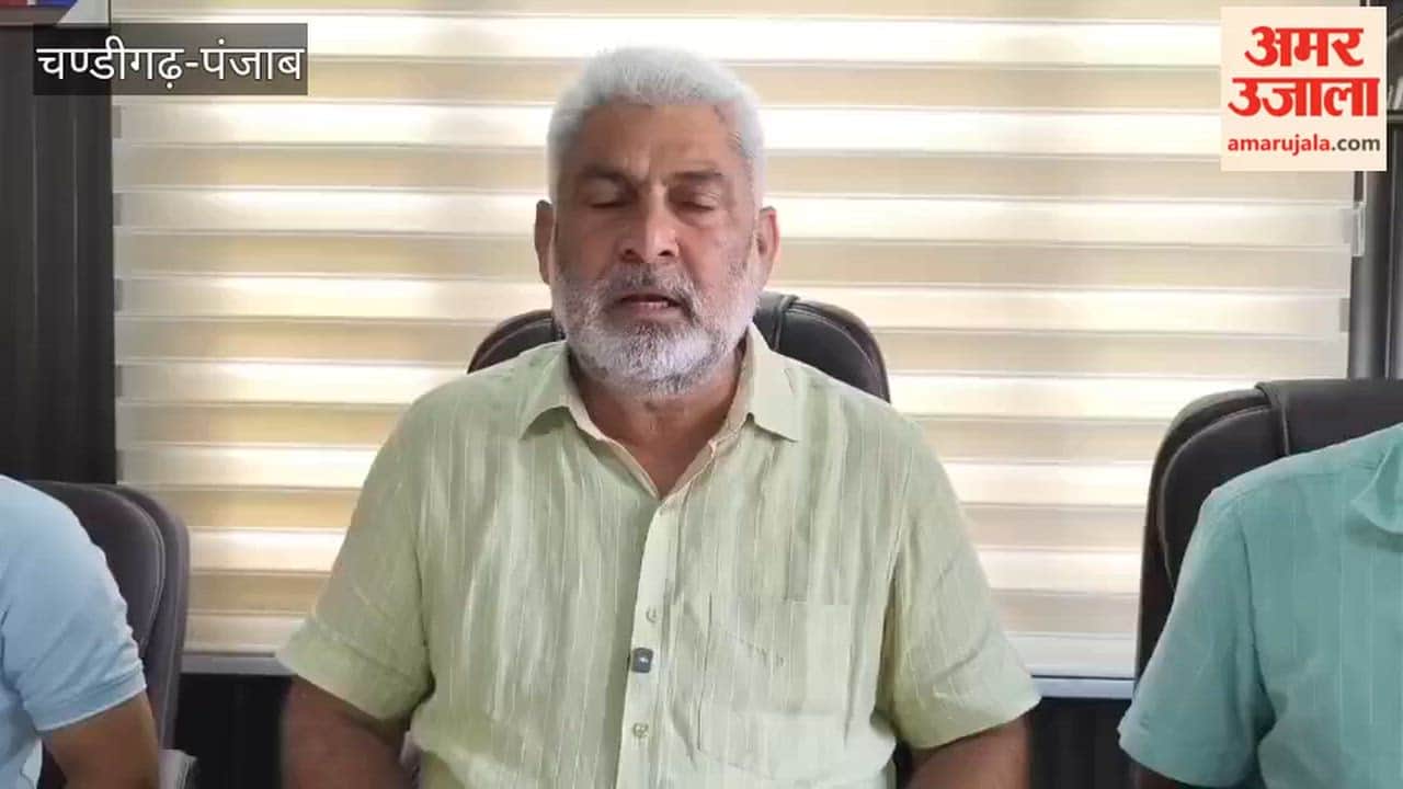 The Minister issued instructions to promptly meet the requirements for transformers and 12 new electricity feeders in Pathankot