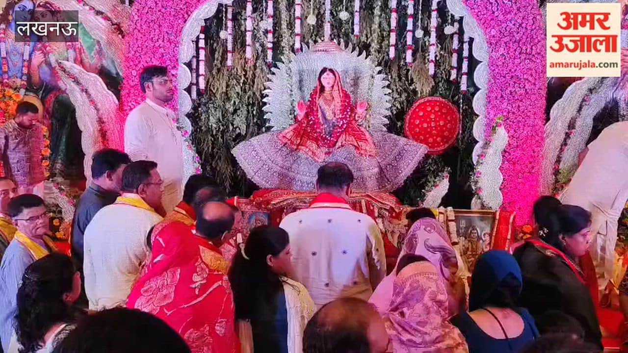 लखनऊ के निराला नगर में दादी परिवार ने 23वें झूलोत्सव का किया आयोजन