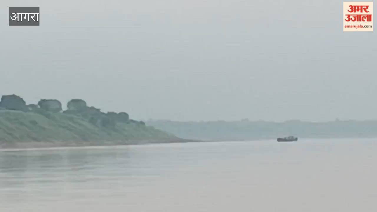 Motorboat packed with passengers swept away in Chambal River