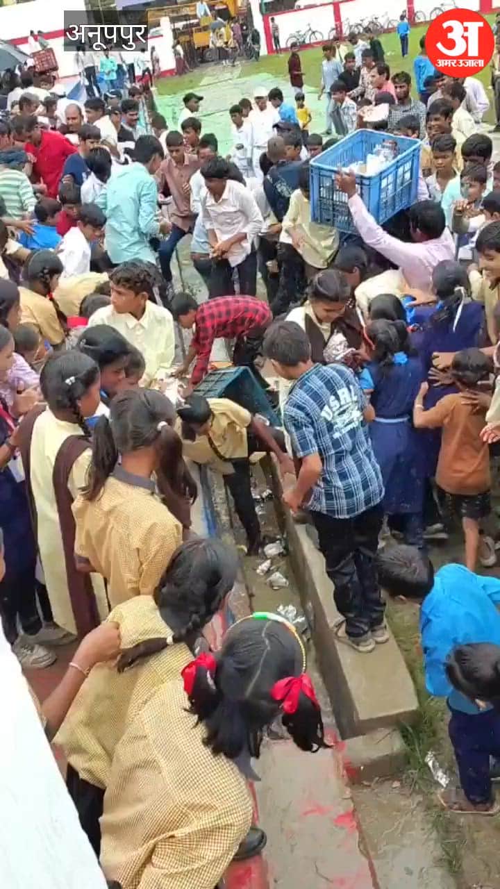 Video of child hair being pulled while distributing boondi goes viral, municipal employee removed from service